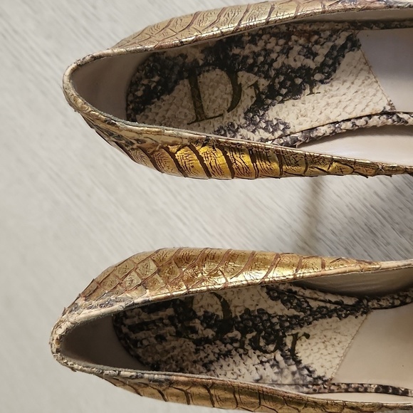 Christian Dior peeptoe gold python platform pumps.  VGUC - Picture 2 of 6